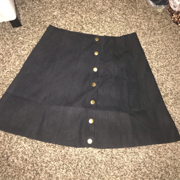 Medium black skirt - Picture 1 of 1